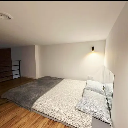 Rewolucji Apartment *